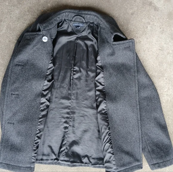 Tommy Hilfiger | 🌺 HOST PICK 🌺
Men’s Gray Pea Coat Sz Large. NWOT - Picture 5 of 8